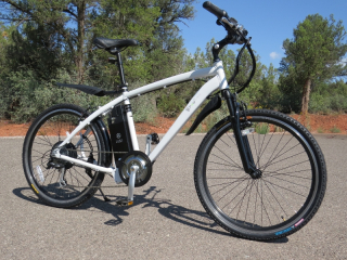 The F4W Peak electric bike has a mountain bike style with a 350 watt geared rear hub motor and a 36V 9ah lithium ion battery