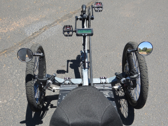 outrider-electric-trike-422-cockpit