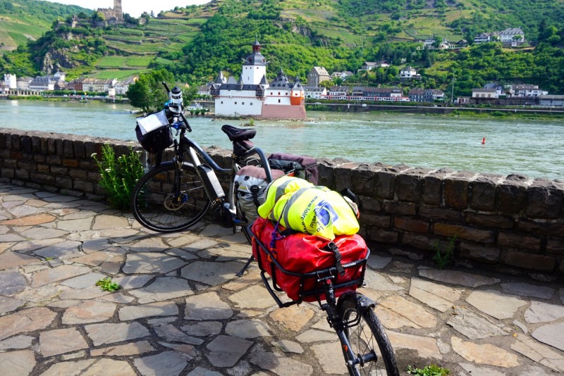 e-bike cycle tourists 1