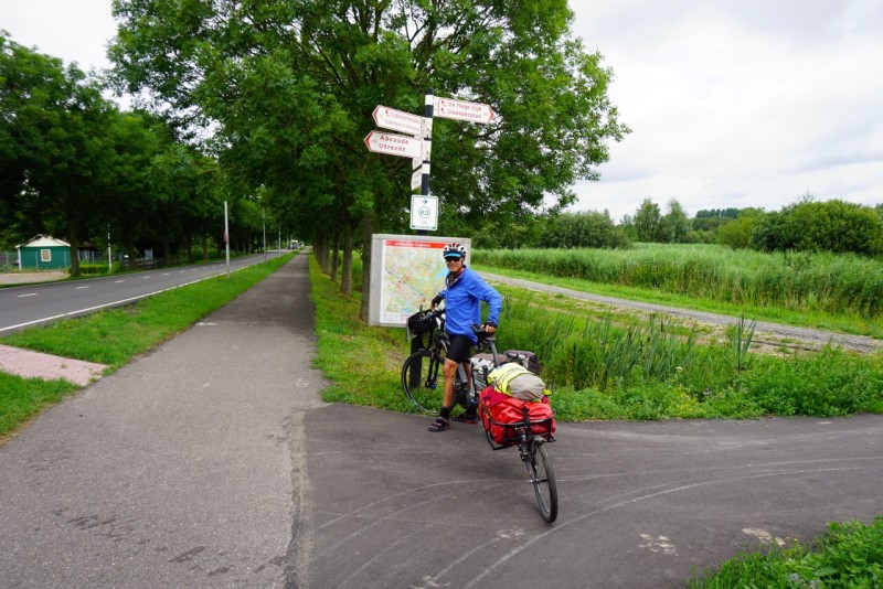 e-bike cycle tourists 3