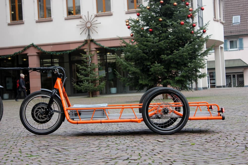 Motorized store bicycle trailer