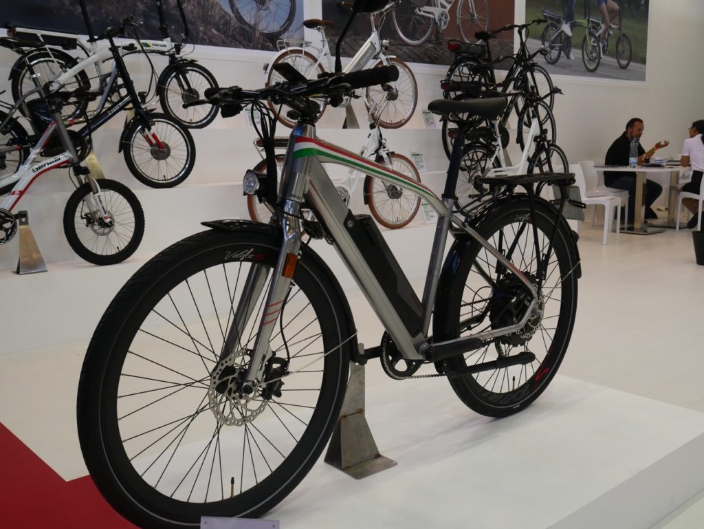 benelli-touring-electric-bike