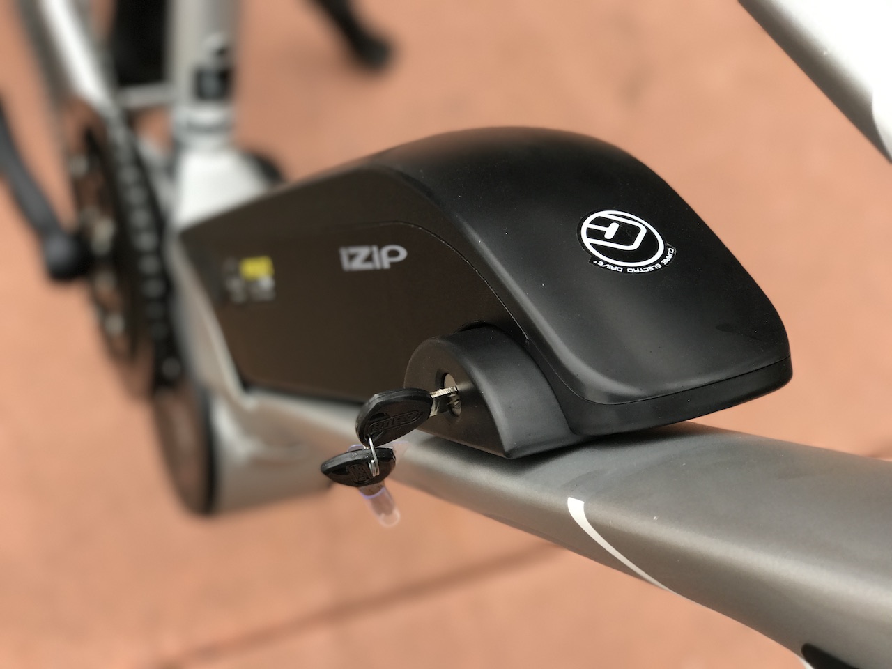 IZIP E3 Dash Electric Bike Review Part 1 Pictures &