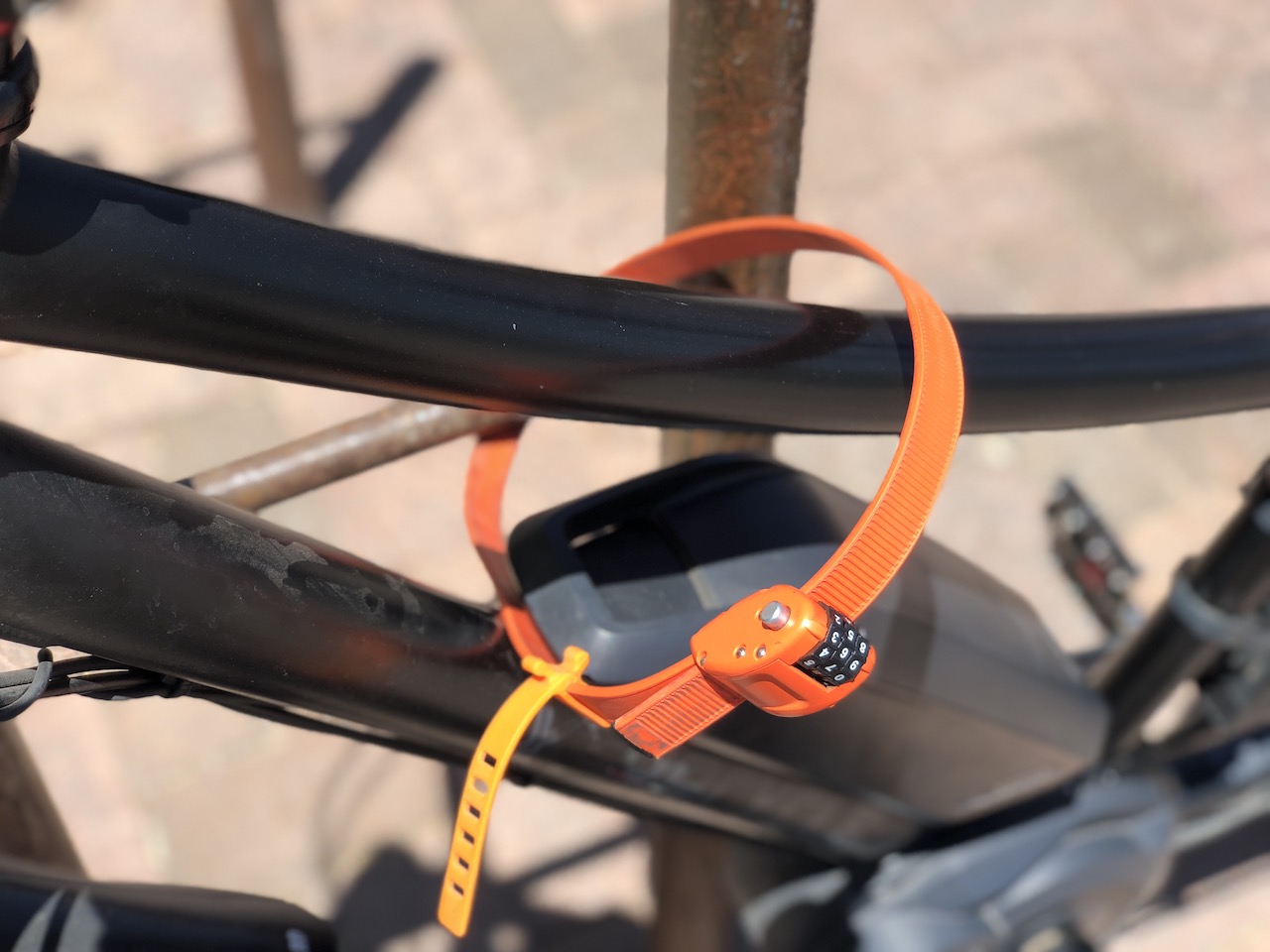 Accessory Roundup OTTOLOCK Cinch Lock Ergon Ergonomic