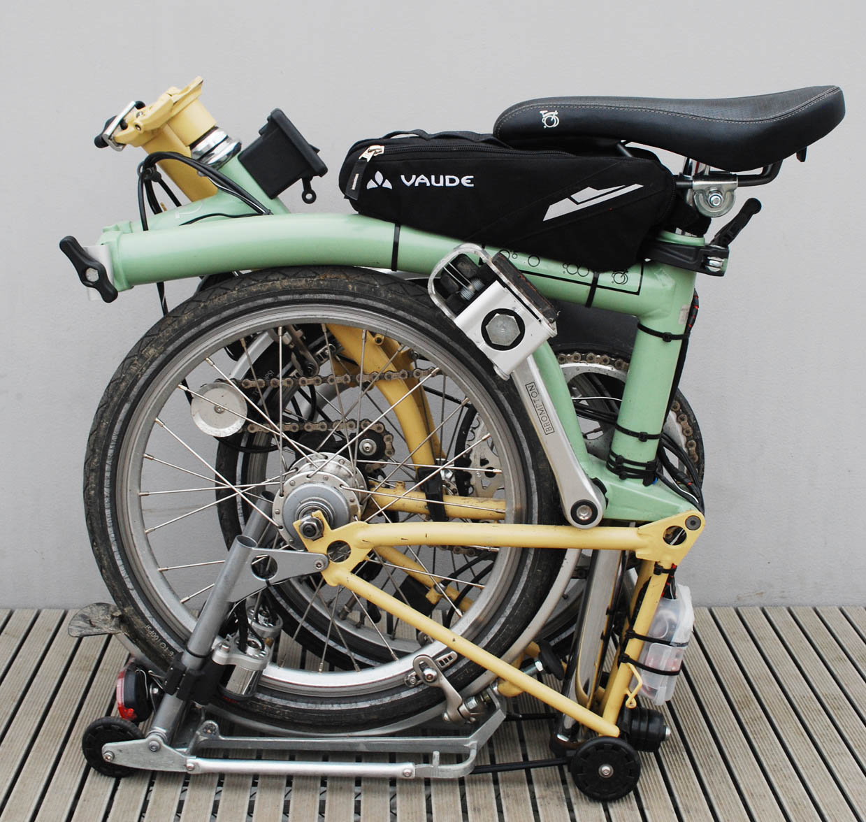 Electric Bromptons Compared Brompton Electric, Swytch, Nano