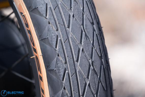 Aventon Sinch Step-Through Tire Tread