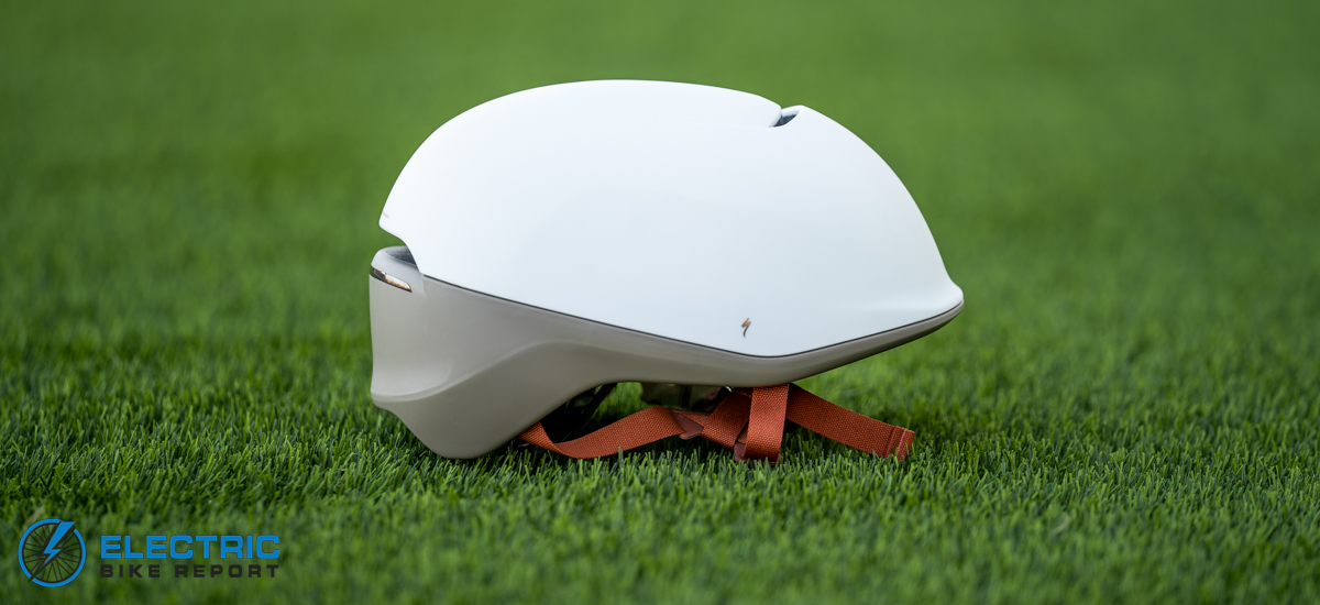 Specialized Tone Helmet Review 2022 vista de perfil del casco