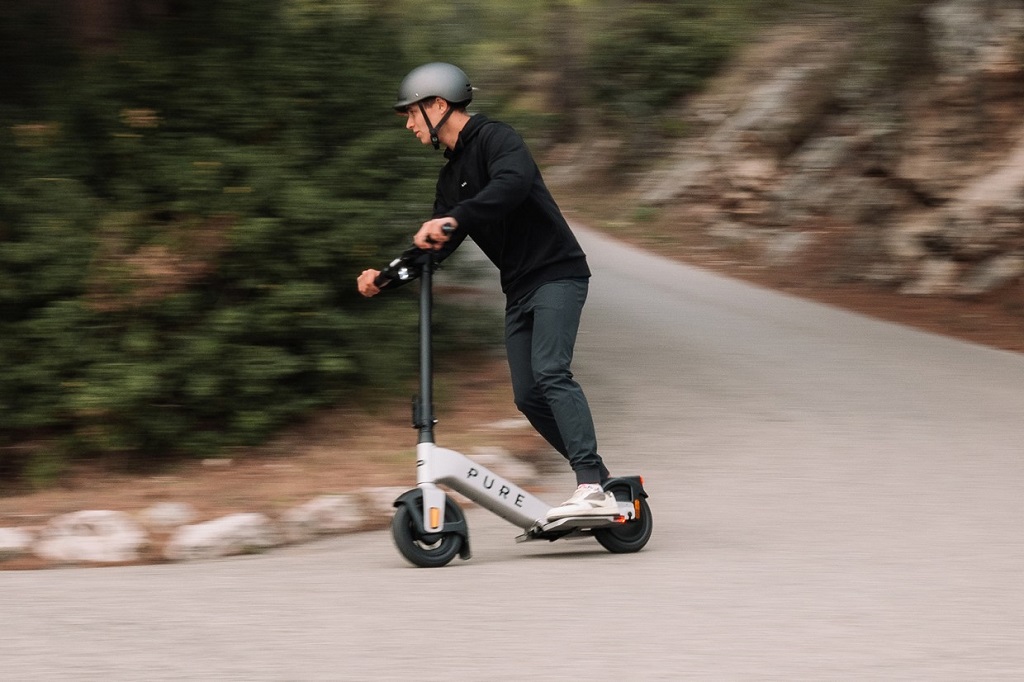 Puro scooter eléctrico nuevo