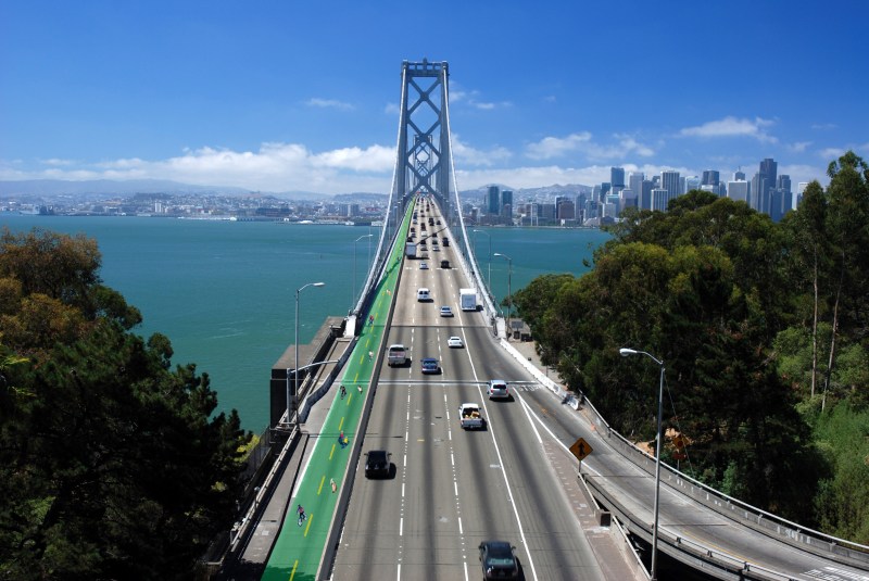 Ciclovía del área de la bahía que representa el futuro carril