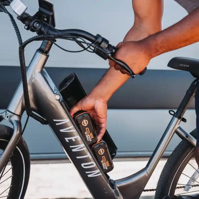 La nueva tecnología permite que algunas bicicletas eléctricas funcionen con baterías de herramientas eléctricas