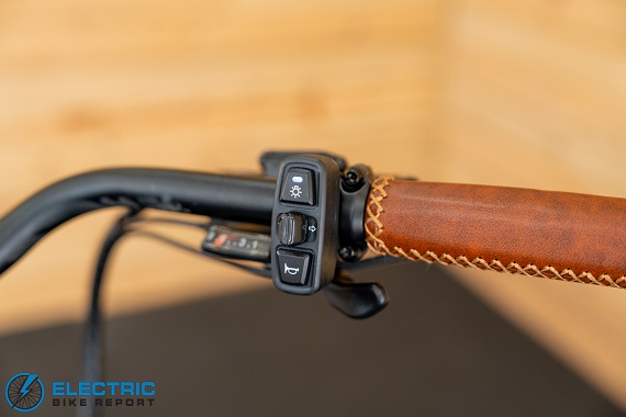 AIMA Santa Monica control pad