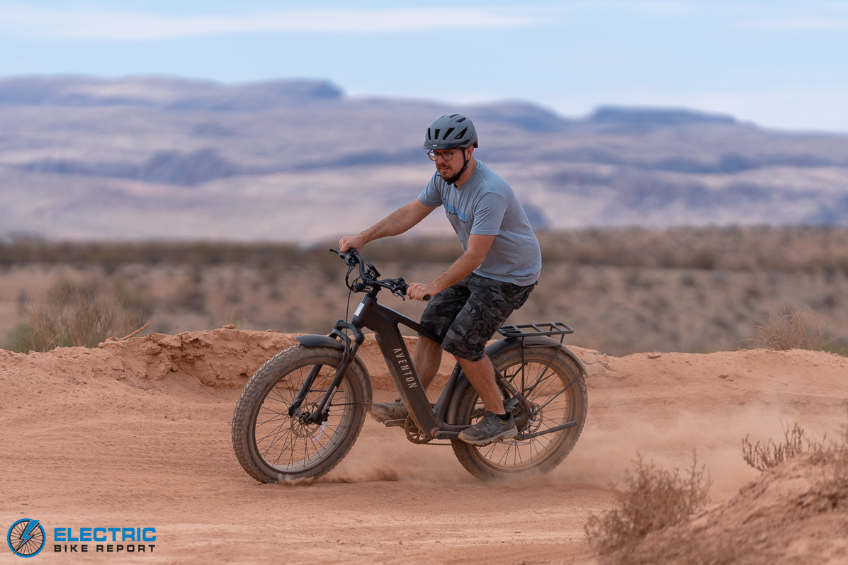 Aventon Aventure 3 HS - action dirt