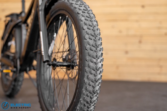 Aventon Aventure HS tire tread