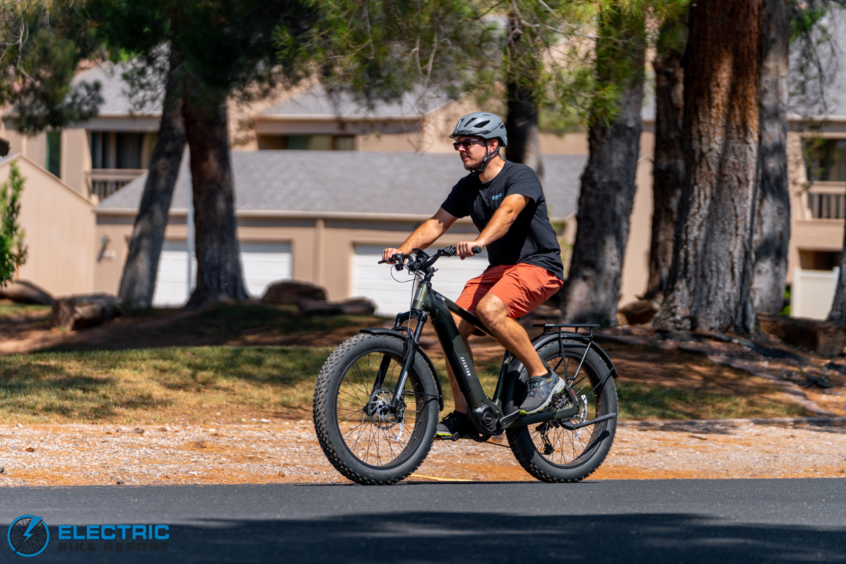 Aventon Aventure M action-2