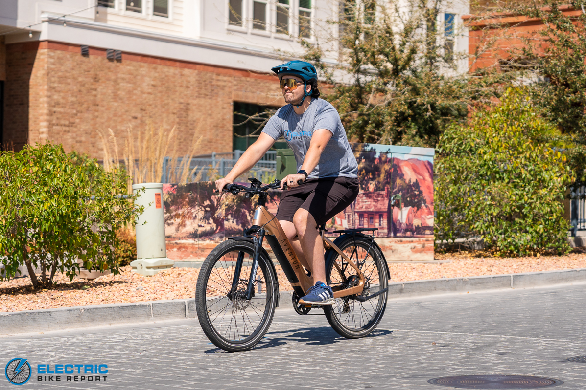 Aventon Level 3 ST action city-2
