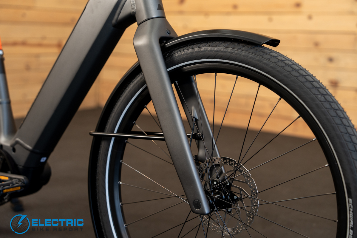 Canyon Precede:ON Comfort 7 front suspension fork close-up detail