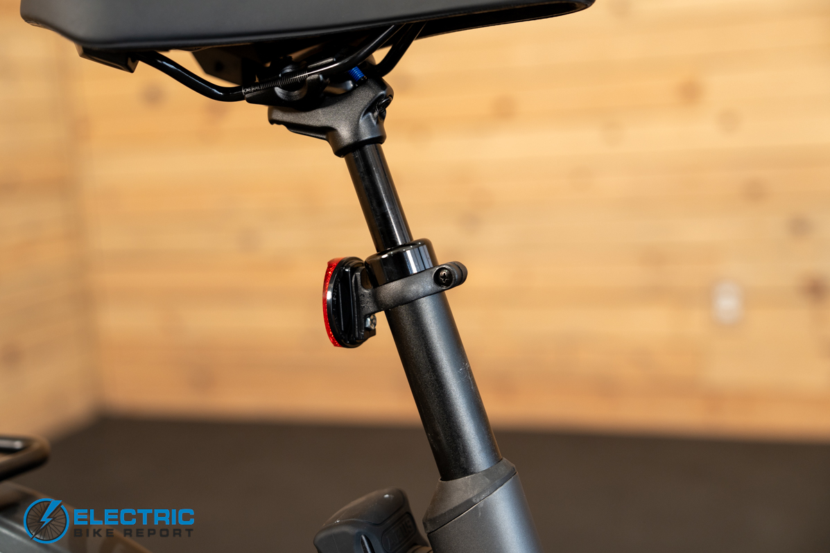 Canyon Precede:ON Comfort 7 saddle and seat post detail view