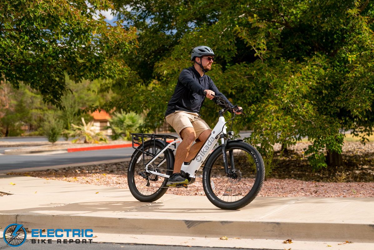 Cikada Touring Bike action-3