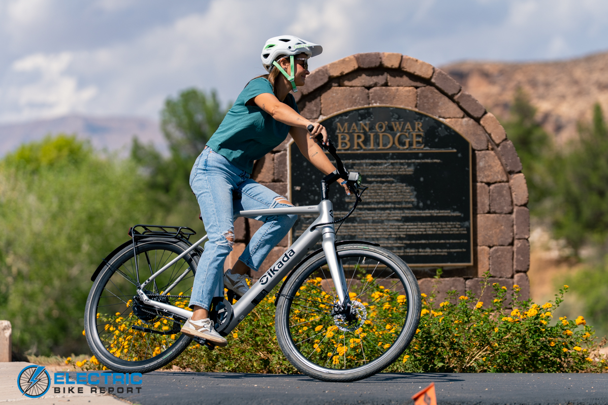 Cikada Urban Cruise electric bike hero shot front three-quarter view