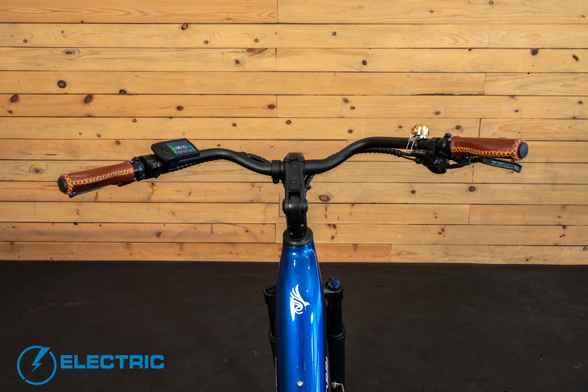 Euphree City Robin 3 electric bike cockpit with handlebars display and controls