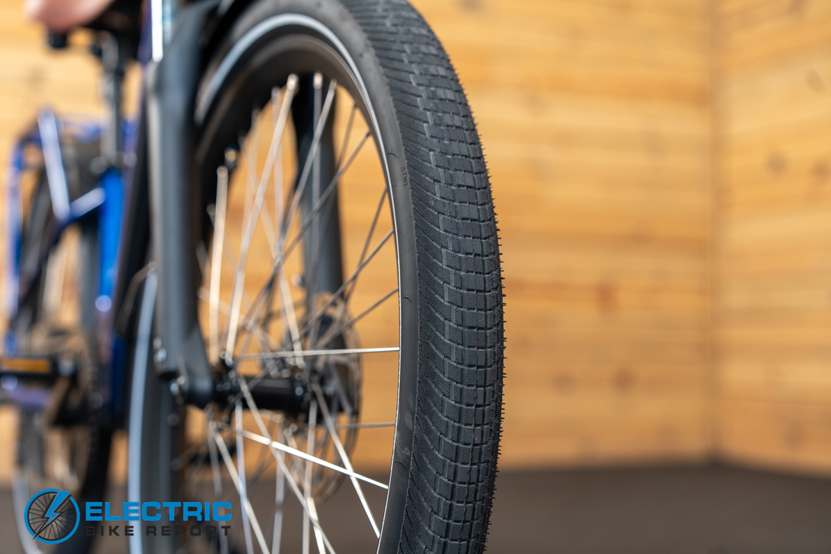 Euphree City Robin 3 electric bike tire tread pattern close-up detail