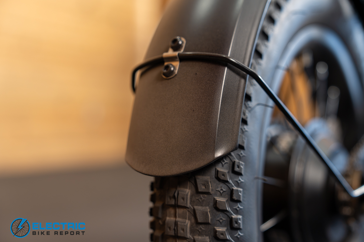 GoTrax Ranger 16 rear fender detail close-up