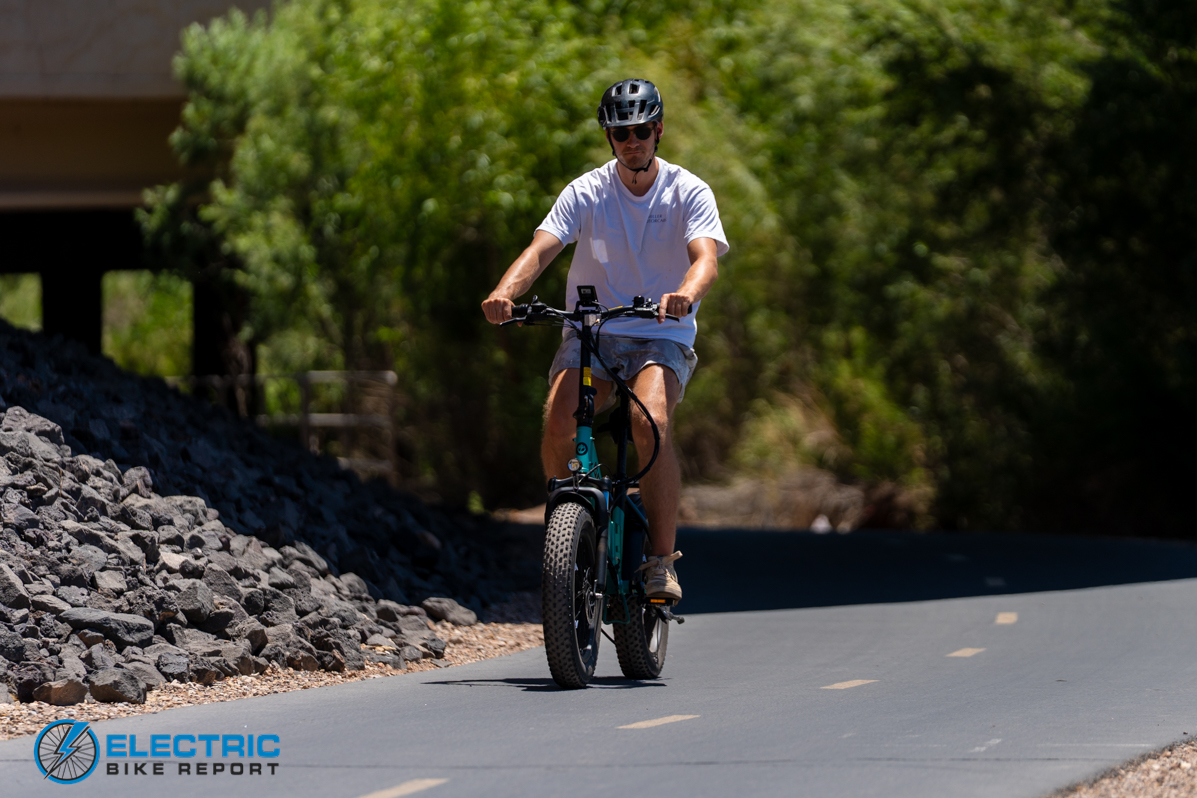 GoTrax F3 electric bike side profile view highlighting frame design and components