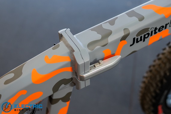 Jupiter Defiant folding mech