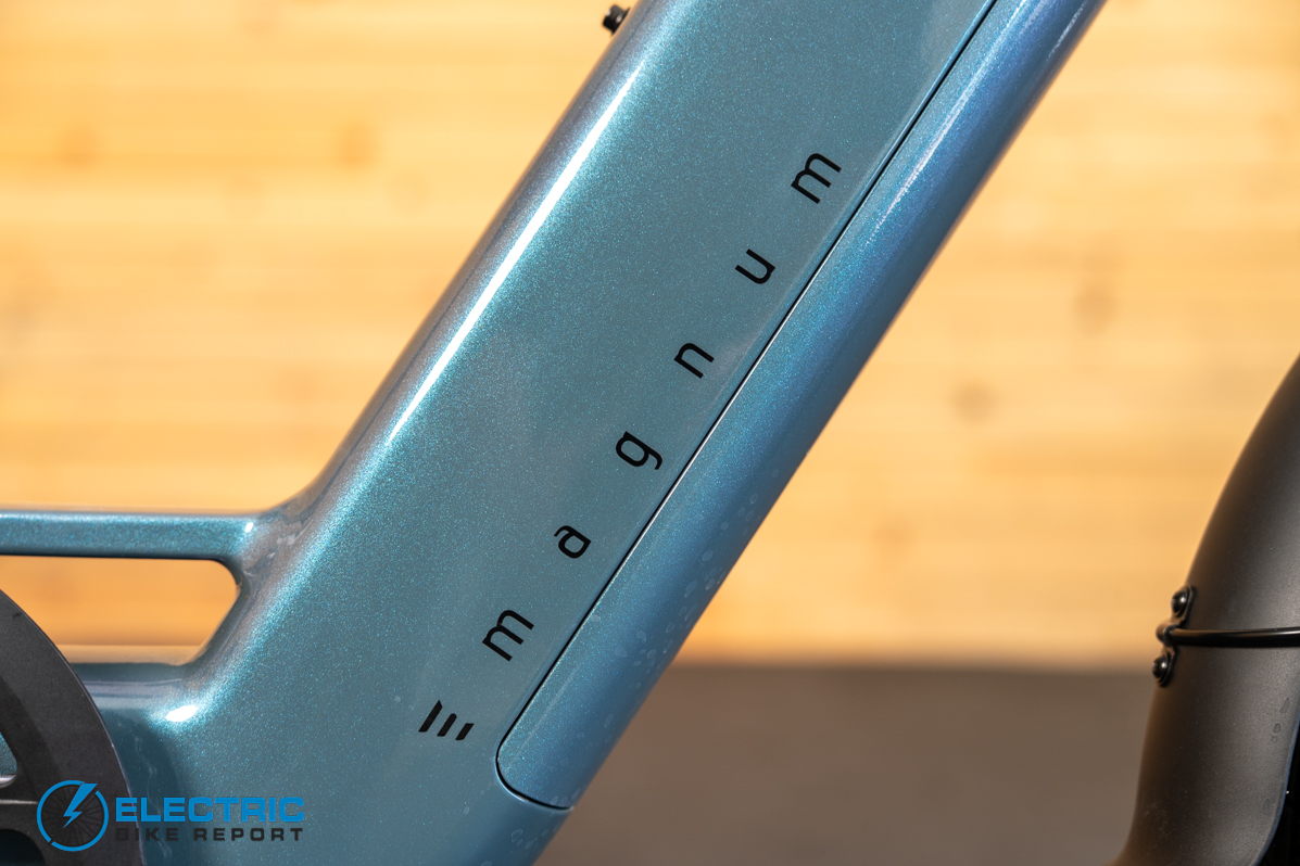 Magnum Pathfinder 2.0 electric bike Magnum brand logo detail