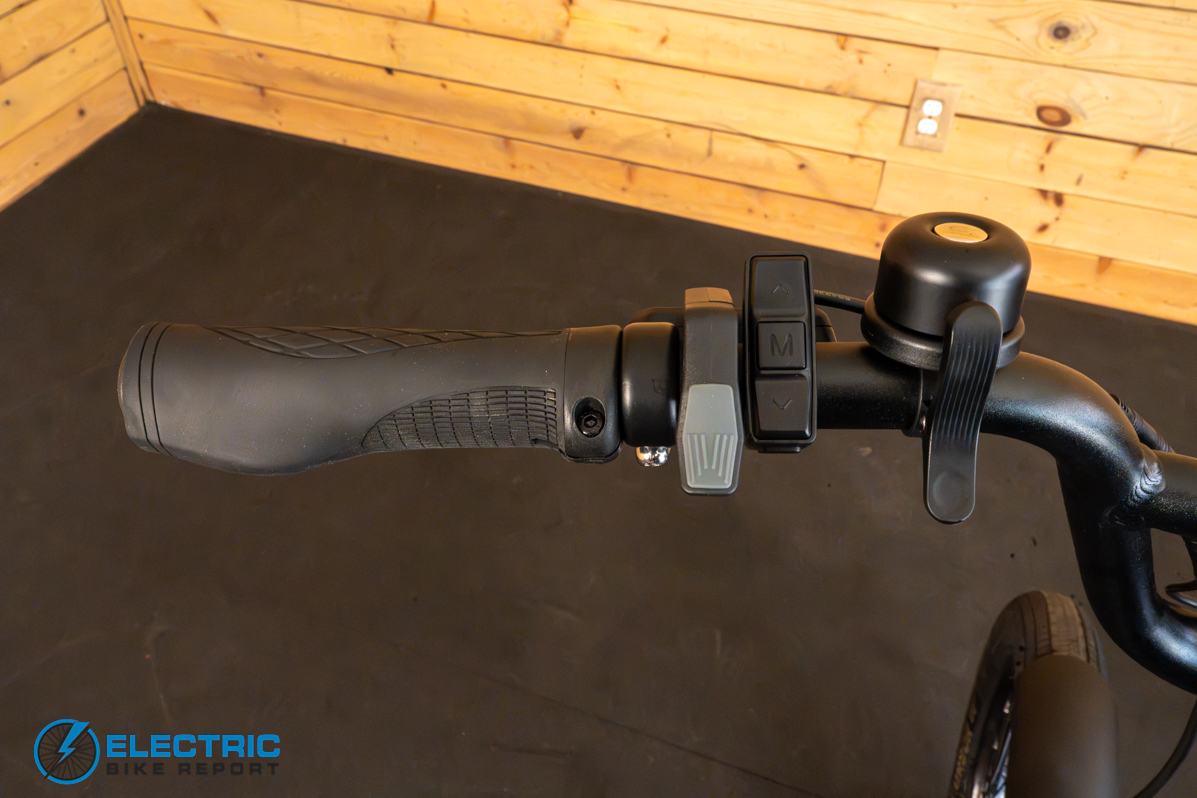Magnum Pathfinder 2.0 throttle and controller closeup detail view