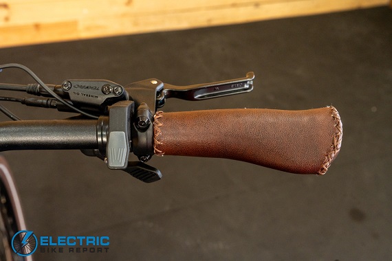 Magnum Wave Rightside Handlebar Backside