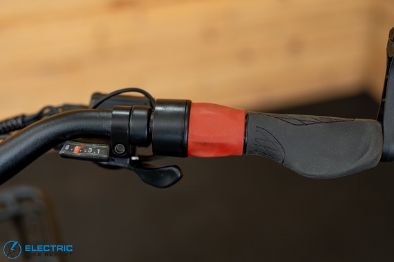 Momentum Vida E+ throttle