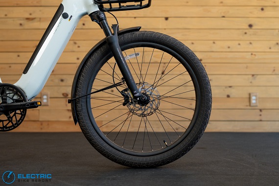 Momentum Vida E+ tire