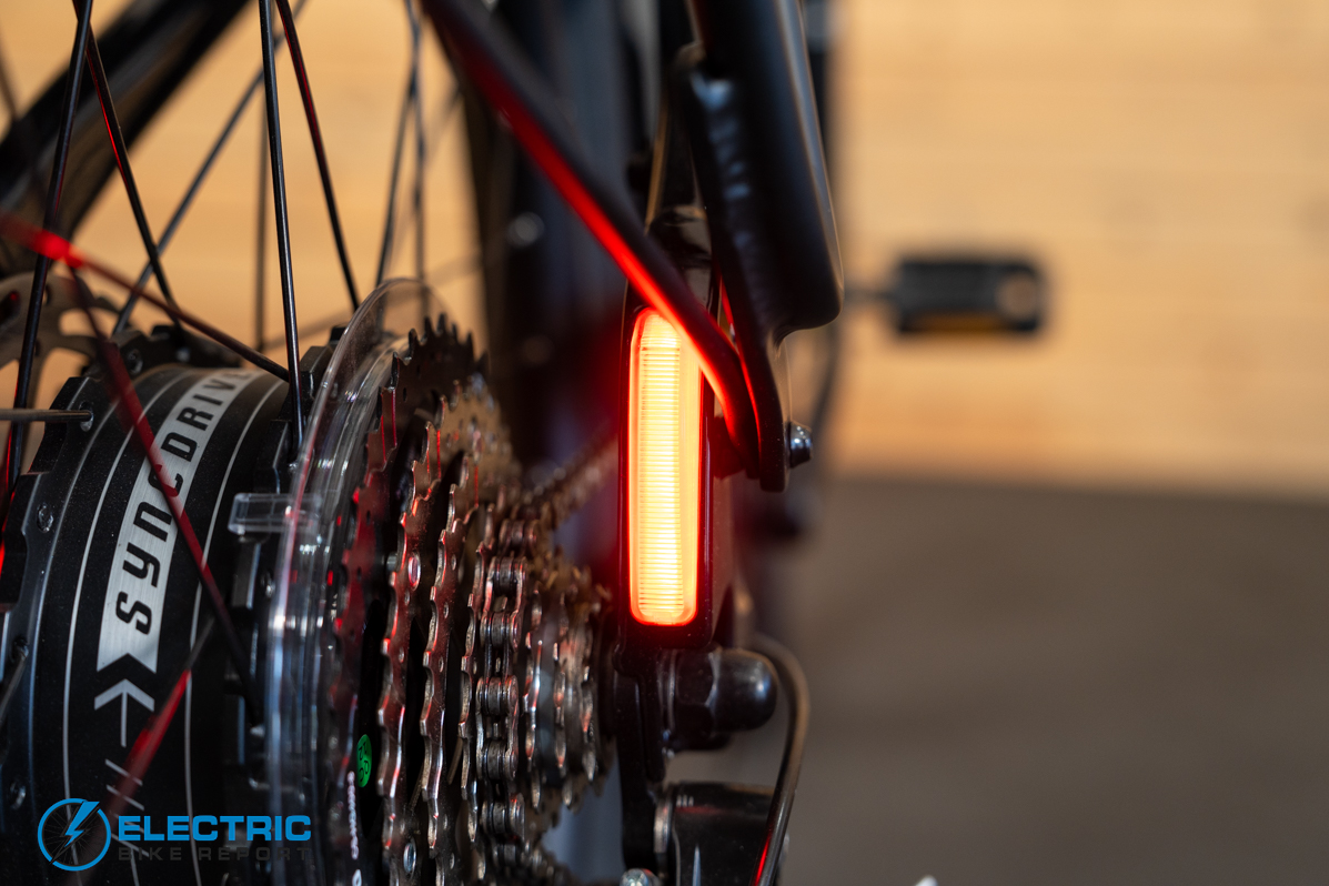 Momentum Vida E+ EX rightside taillight detail