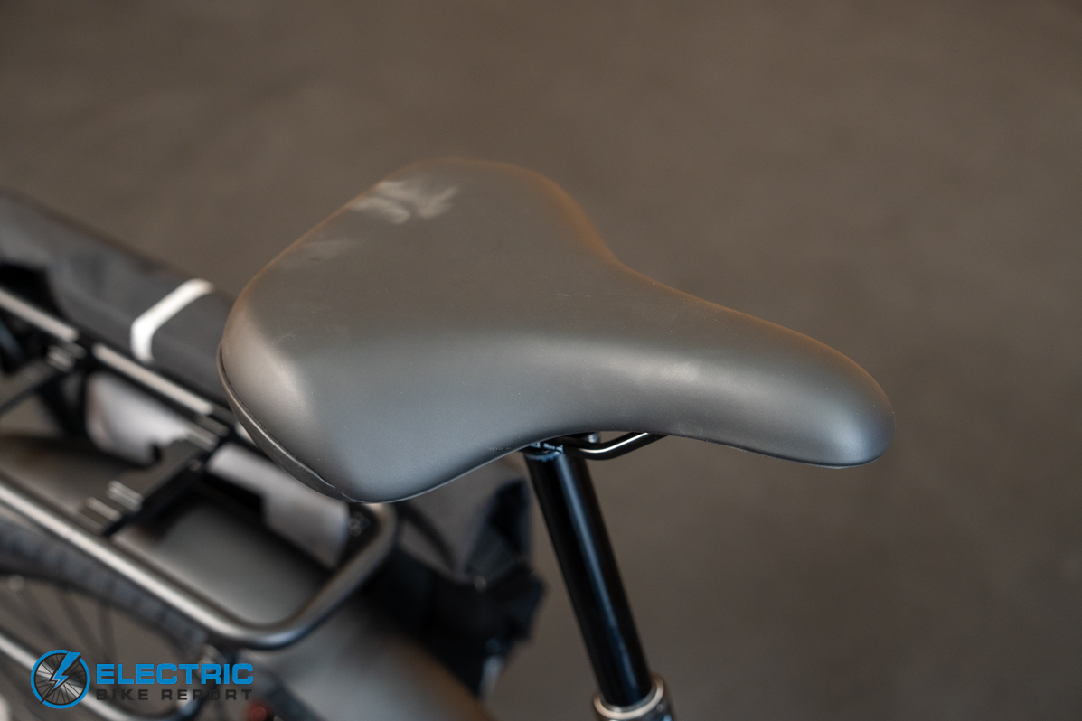 Momentum Vida E+ EX saddle and seatpost detail close-up view
