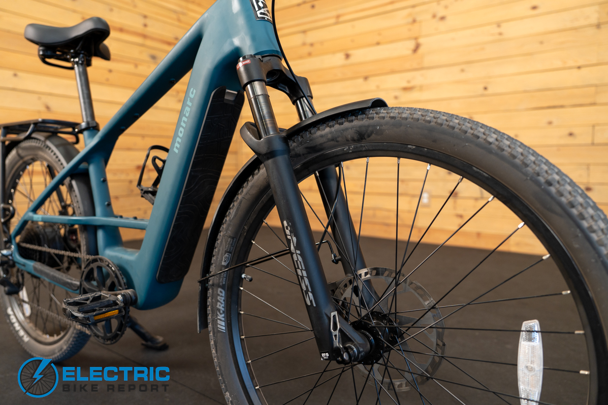 Monarc Tracer HS front suspension fork close-up detail