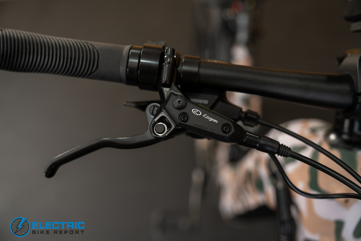 Puckipuppy Labrador Pro ST electric bike brake lever and hydraulic brake system close up