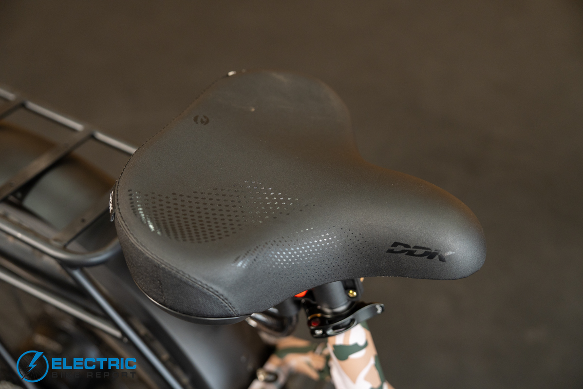 Puckipuppy Labrador Pro ST electric bike saddle close-up detail