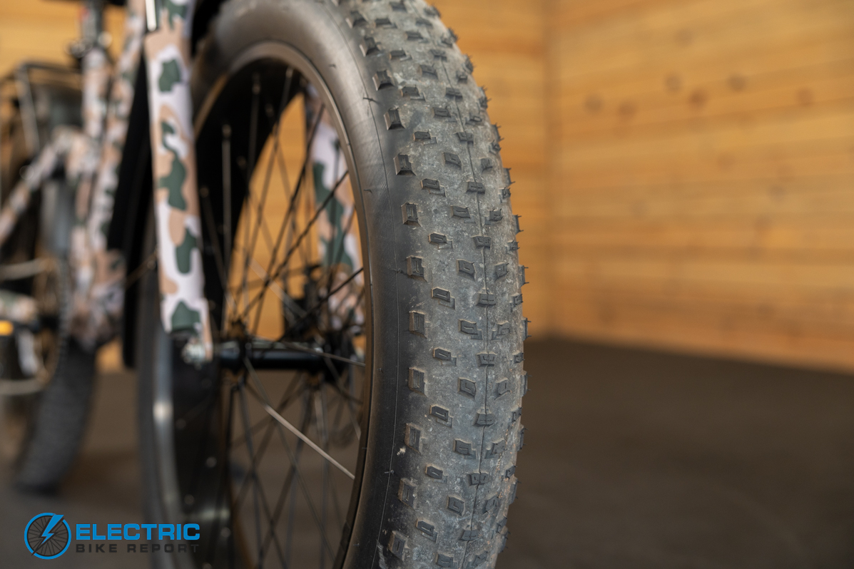 Puckipuppy Labrador Pro ST tire tread pattern close-up