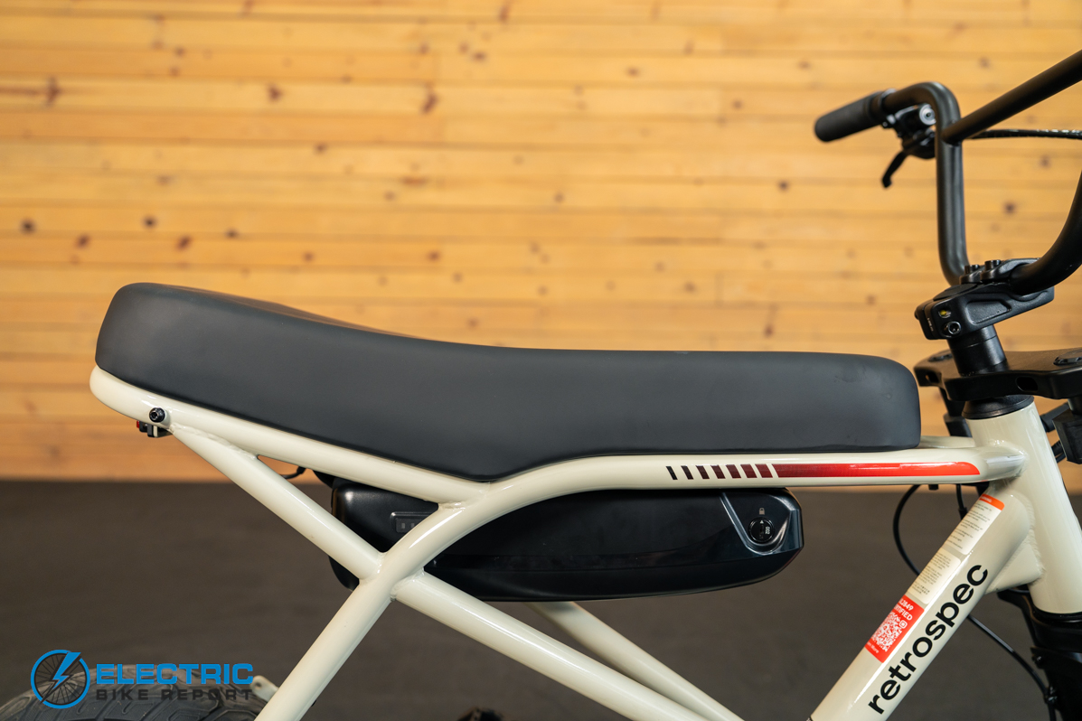 Retrospec Valen Rev 14 saddle and integrated battery close-up view
