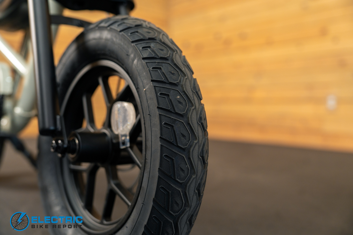 Retrospec Valen Rev 14 electric bike tire tread pattern close up