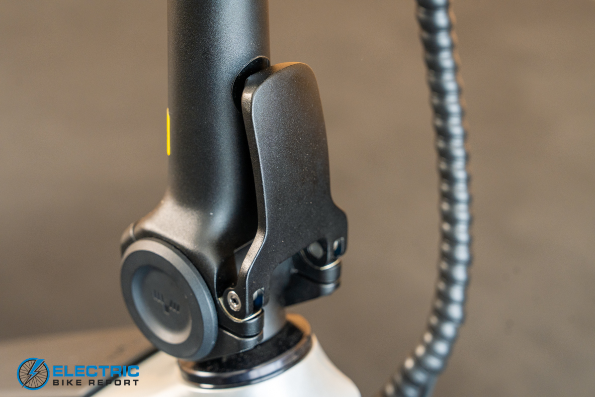 Tarran L1 electric bike handlebar adjuster detail view