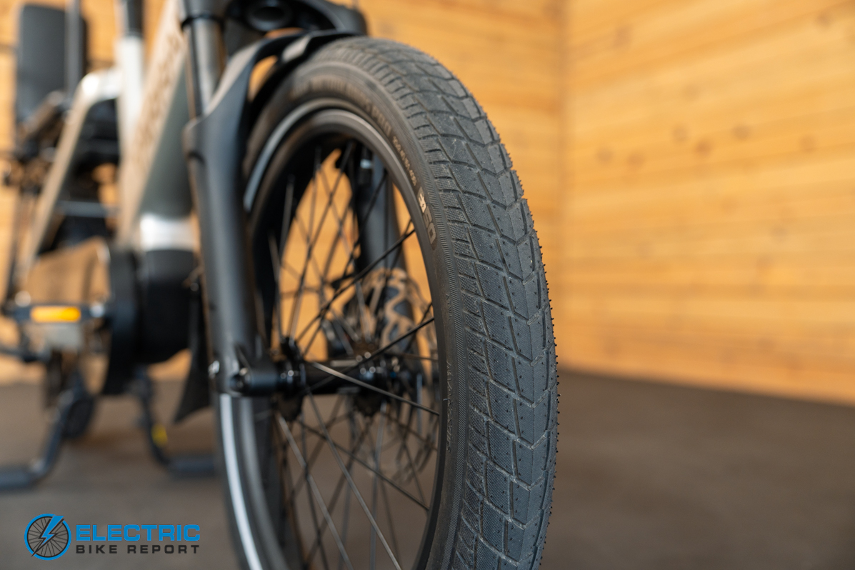 Tarran L1 electric bike tire tread pattern close up