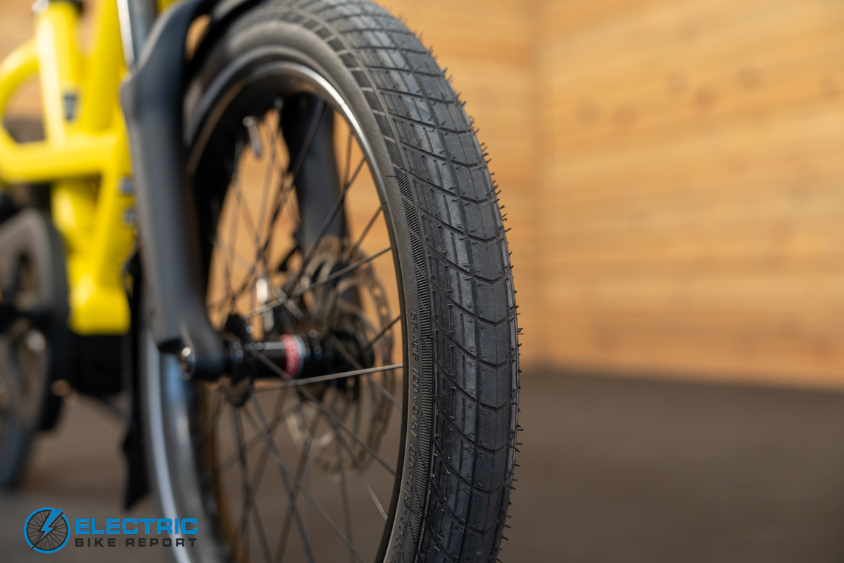 Tern HSD P10e tire tread close up detail shot