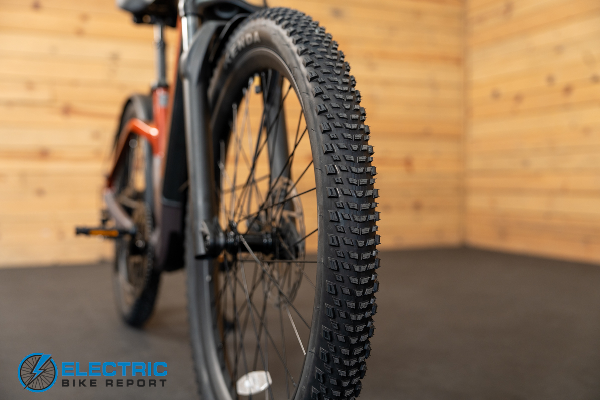 Urtopia Carbon Atom electric bike tire tread pattern close up detail