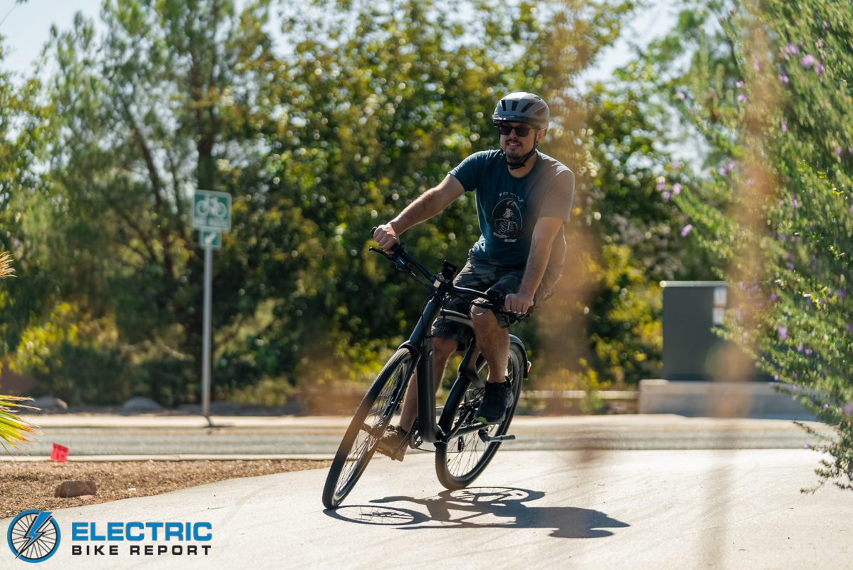 Urtopia Carbon Classic action-3