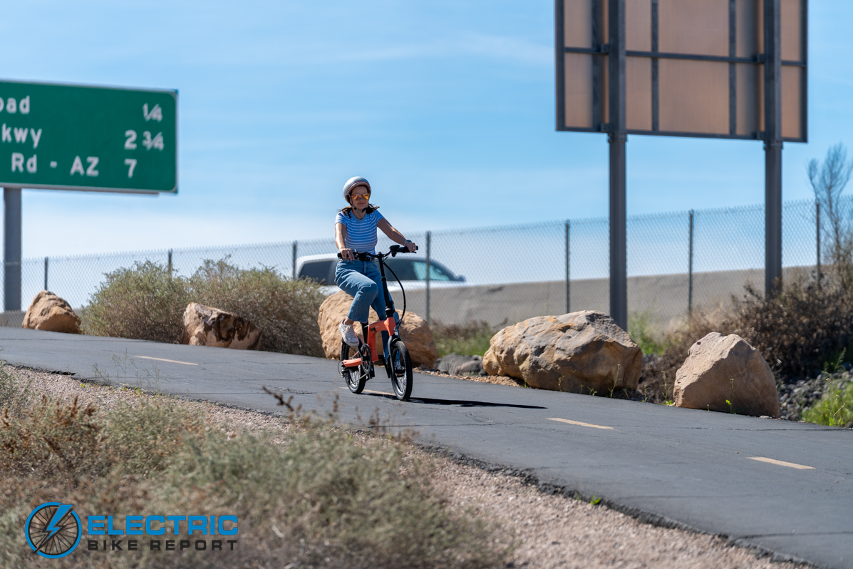 Urtopia Carbon Fold 2 action-3