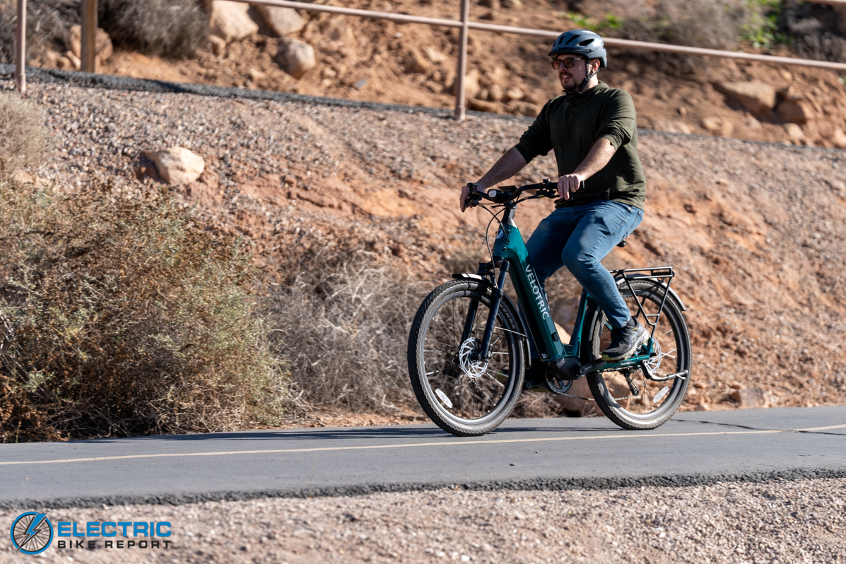 Velotric Discover 3 action-1