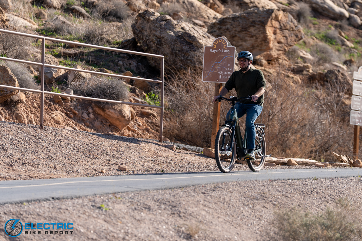 Velotric Discover M action-1