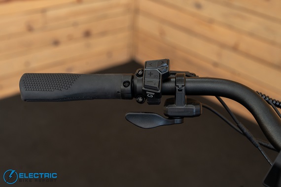 Velotric Discover M grip and throttle